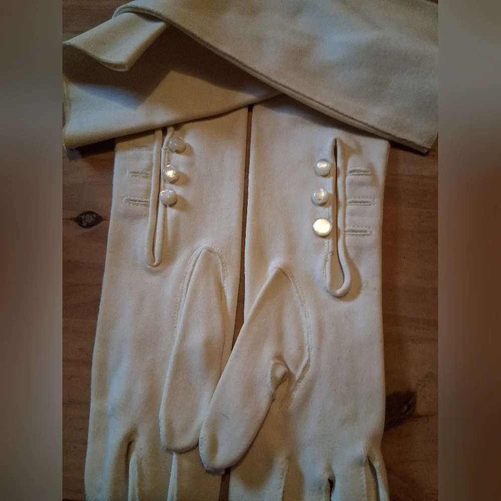 Elegant Cream Gloves with Button Detail